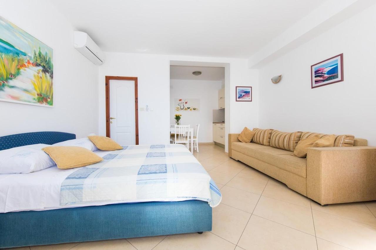 Lacroma Apartment *