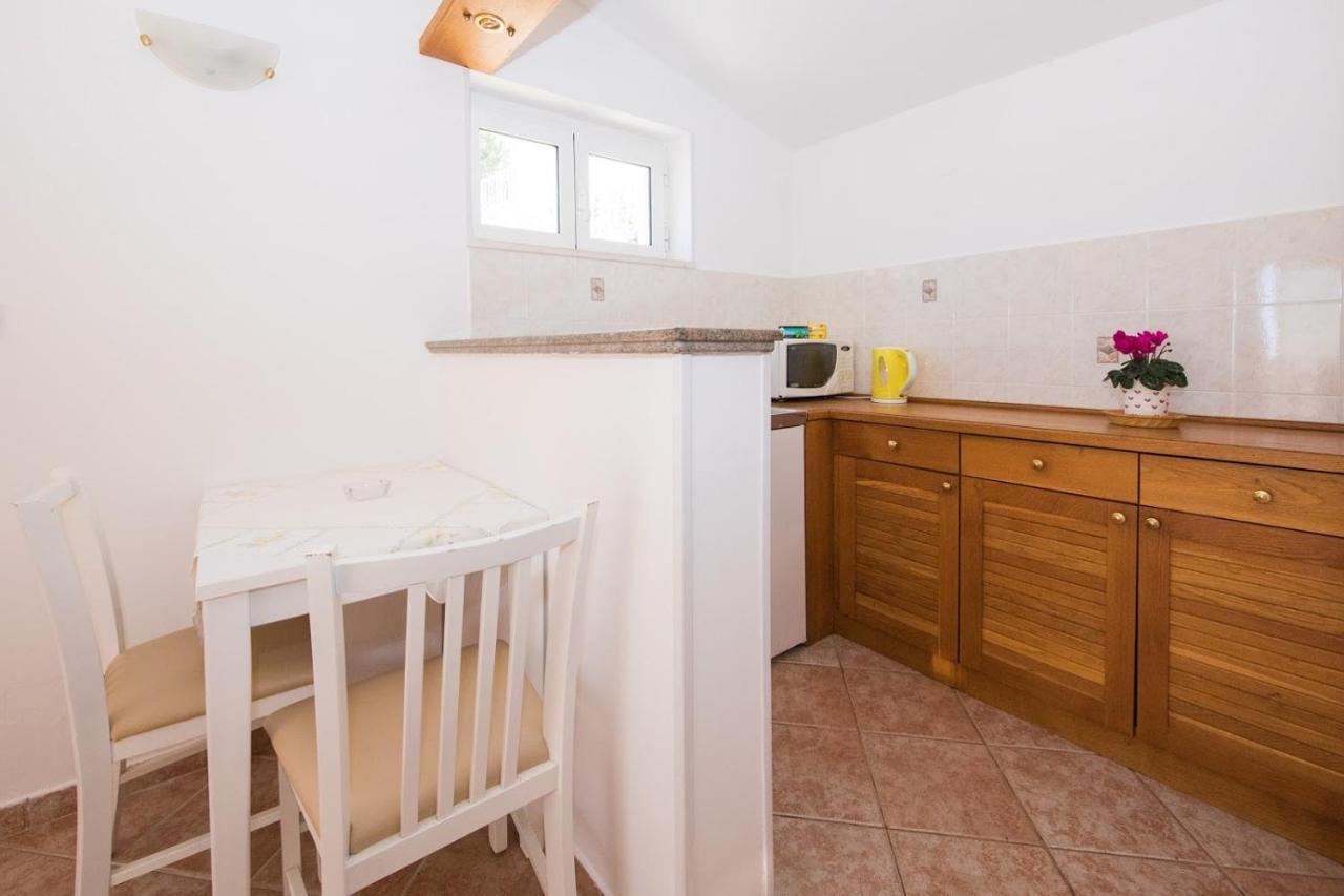 Apartment Lacroma *