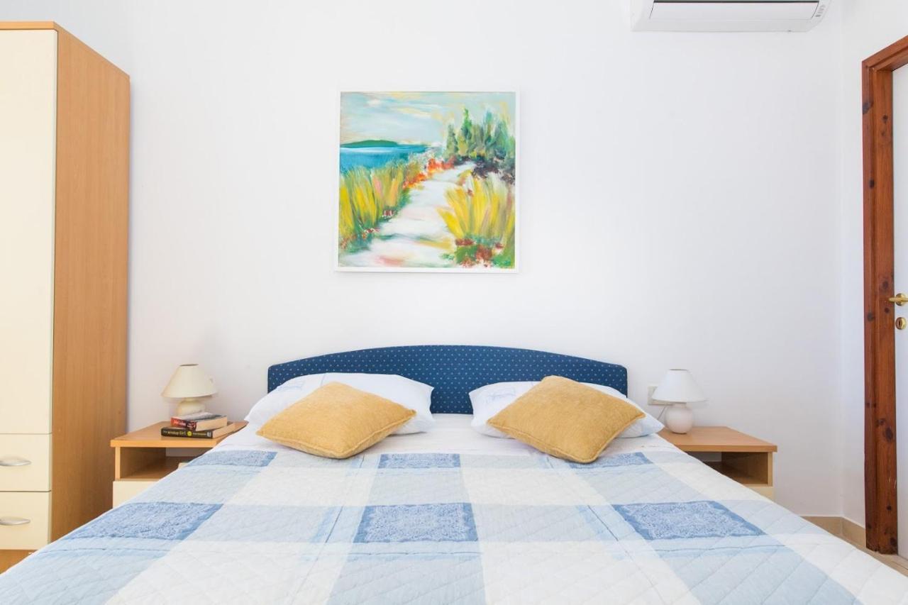 Lacroma Apartment