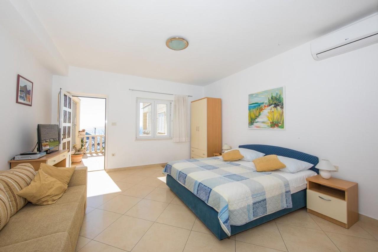 Lacroma Apartment