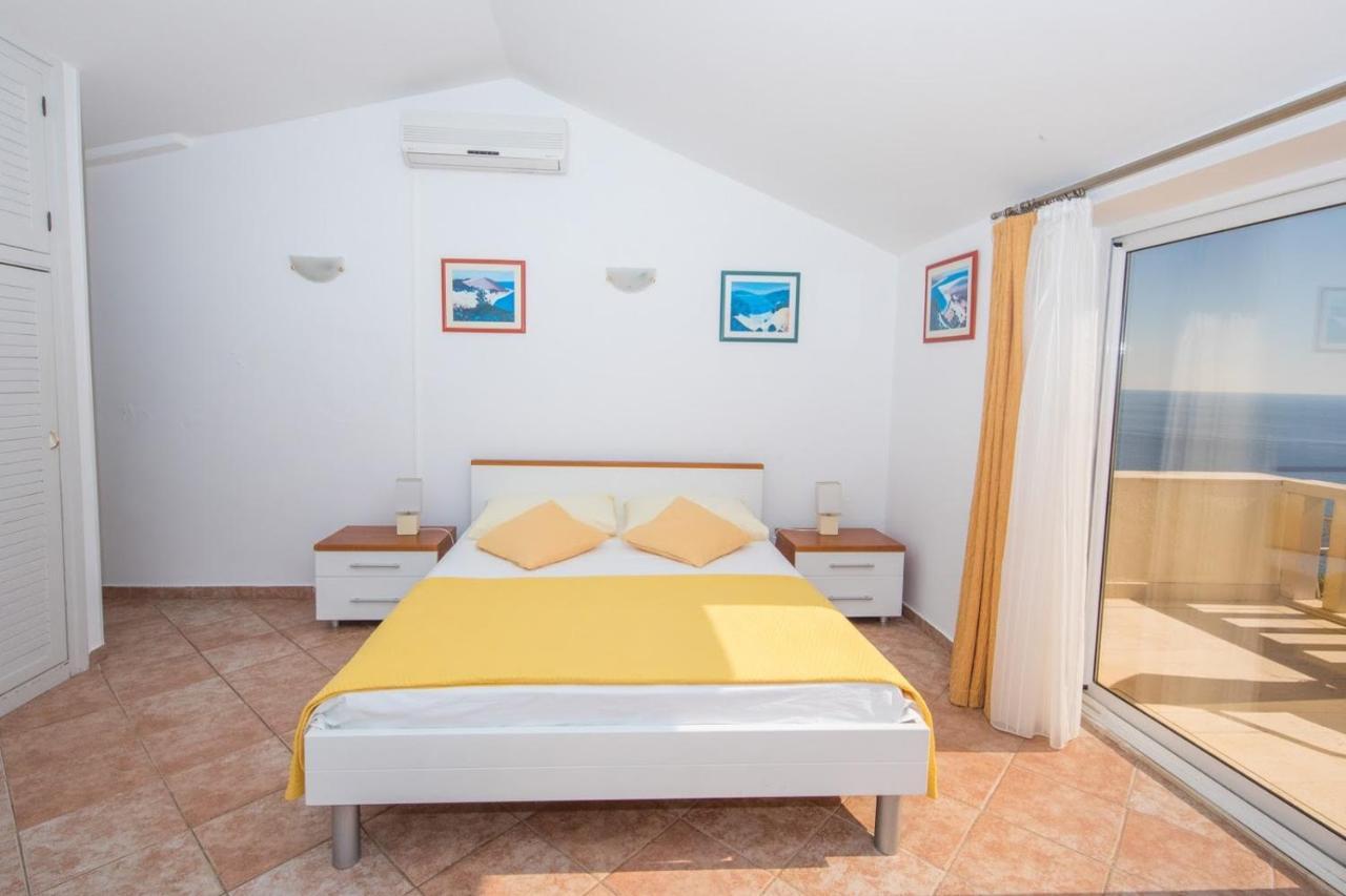 Apartment Lacroma *