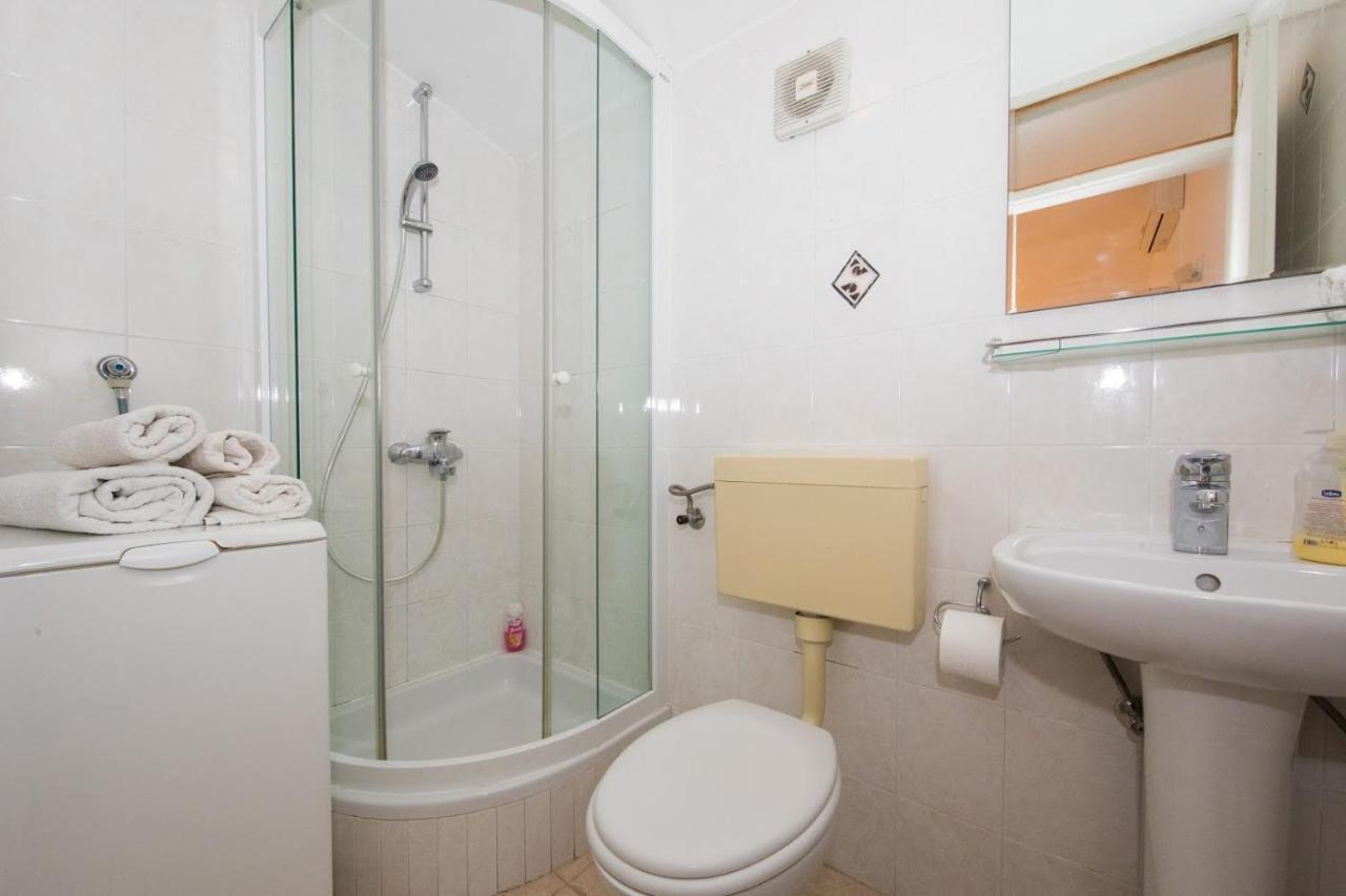 Lacroma Apartment