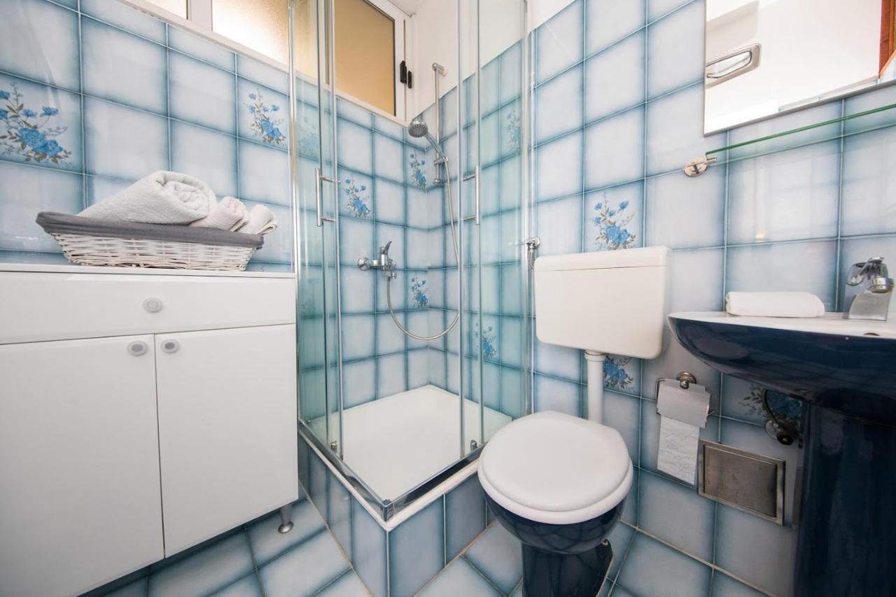Lacroma Apartment *